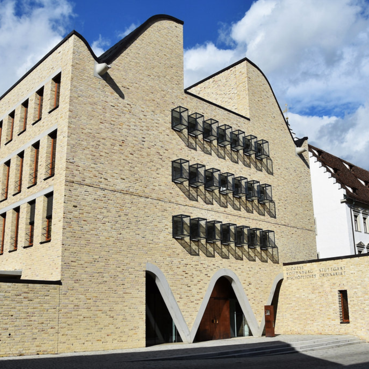 Bischöfliches Ordinariat und Bischof Sproll Gedenkstätte