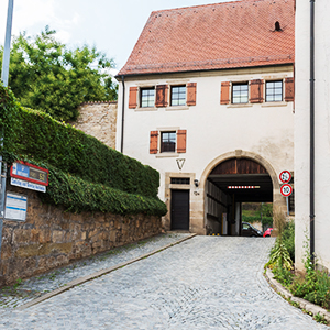 Einfahrt zum Parkhaus "Alte Welt"/Rathaus
