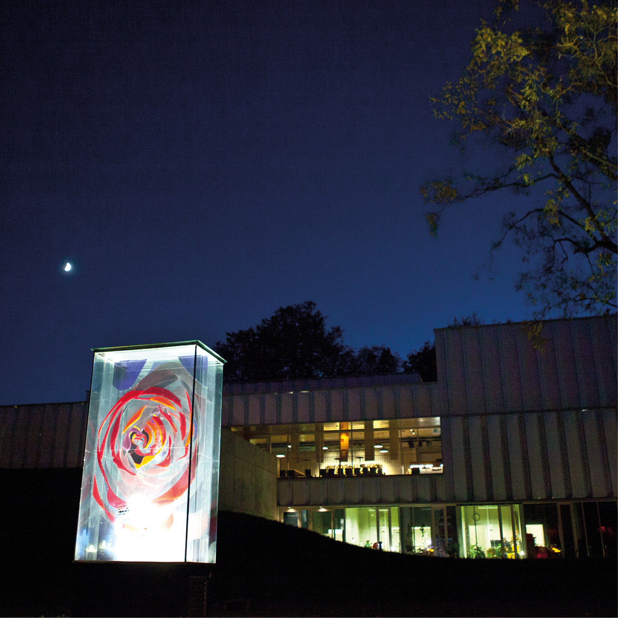 Theater Tonne Reutlingen, Eingang bei Nacht