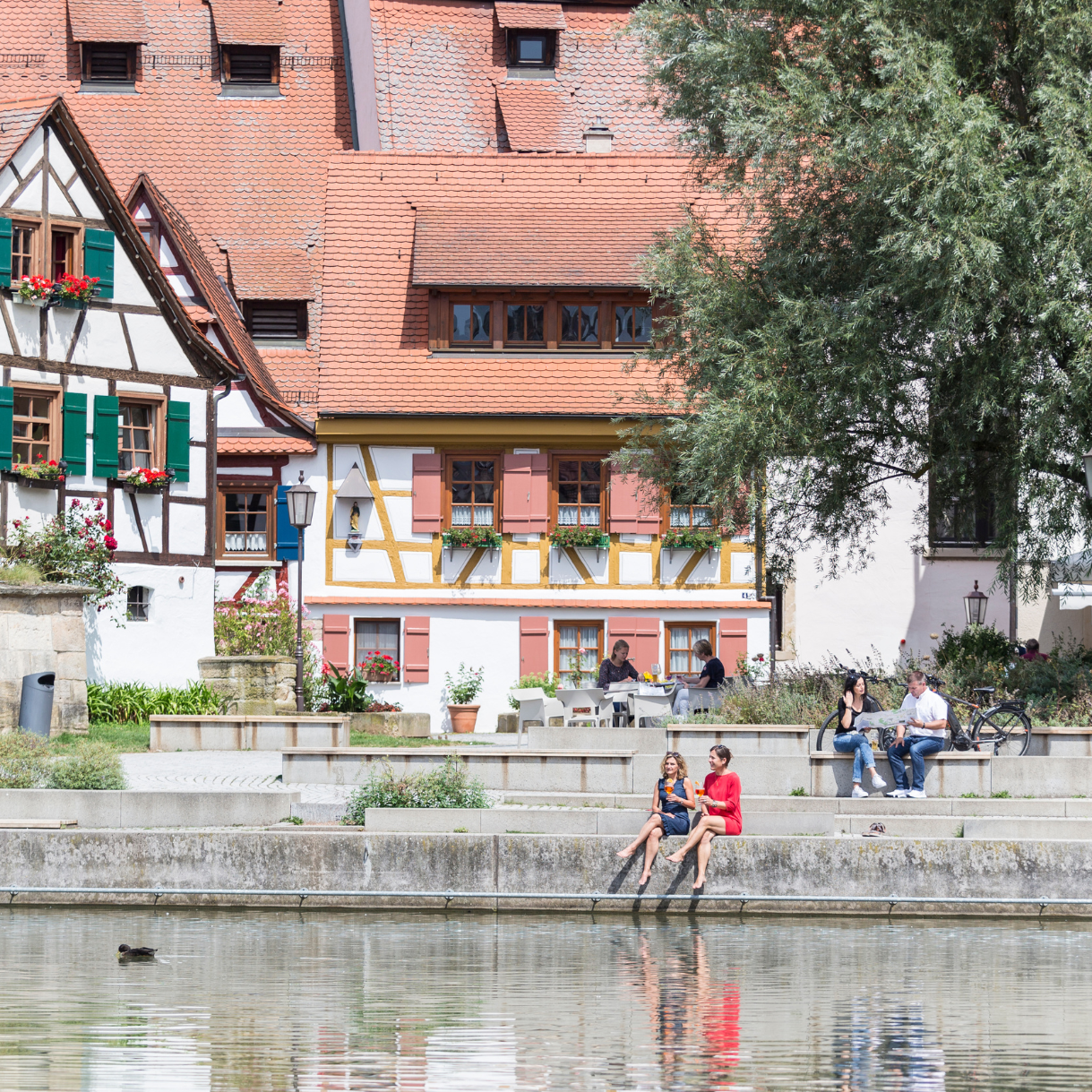 Neckarufer an der Josef-Eberle-Brücke