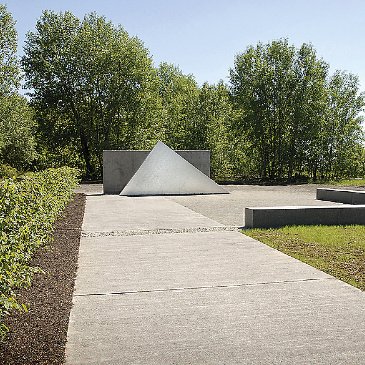 Weg zur Gedenkstätte