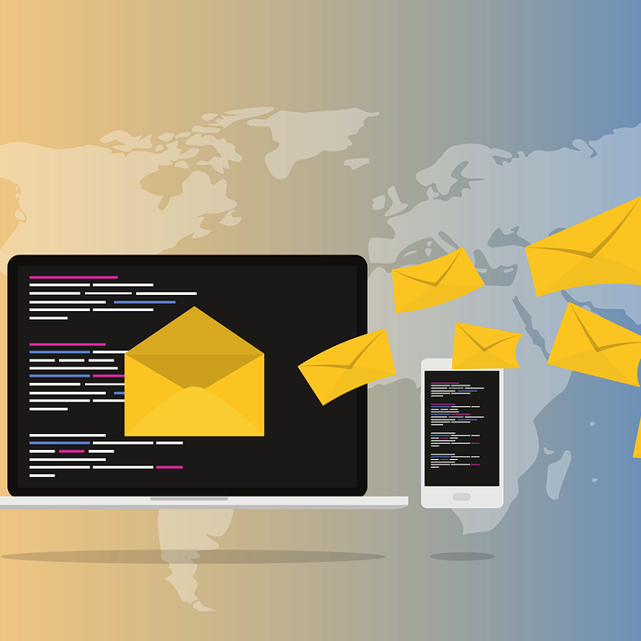 Briefe fliegen auf Computer und Smartphone